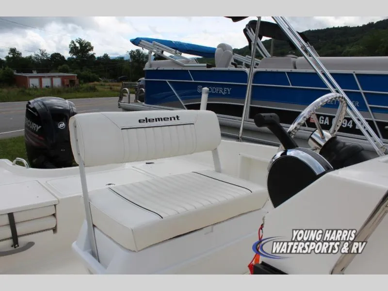 Slide: The Image of Bayliner Element F18 2019 - 7