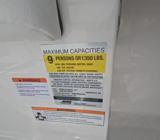 Slide: The Image of Robalo Cayman 246 sd 2026 - 24