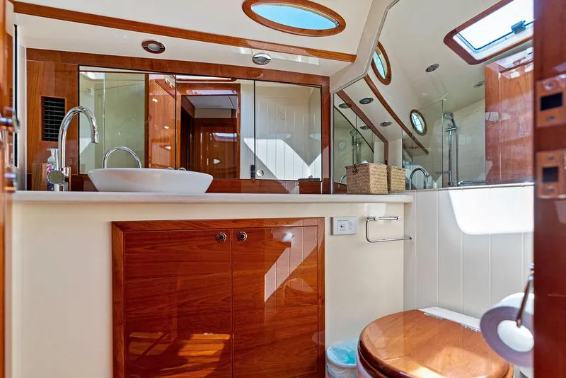 Slide: The Image of Palm Beach Motor Yachts PB55 Flybridge 2018 - 54