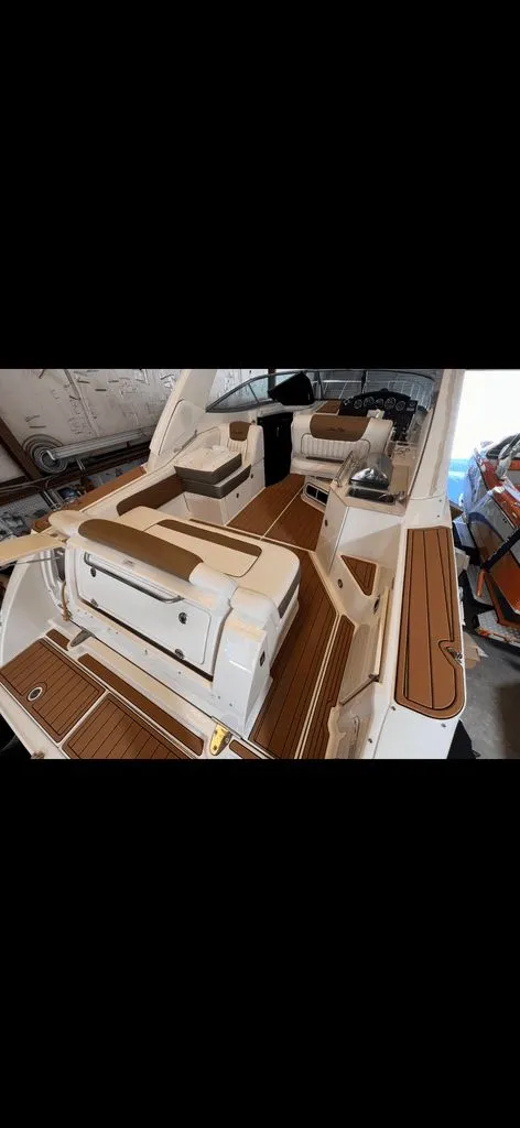 Slide: The Image of Sea Ray 310 Sundancer 2010 - 12