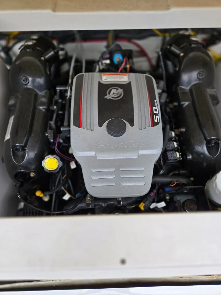 Slide: The Image of Crownline Boats 215 SS 2012 - 9