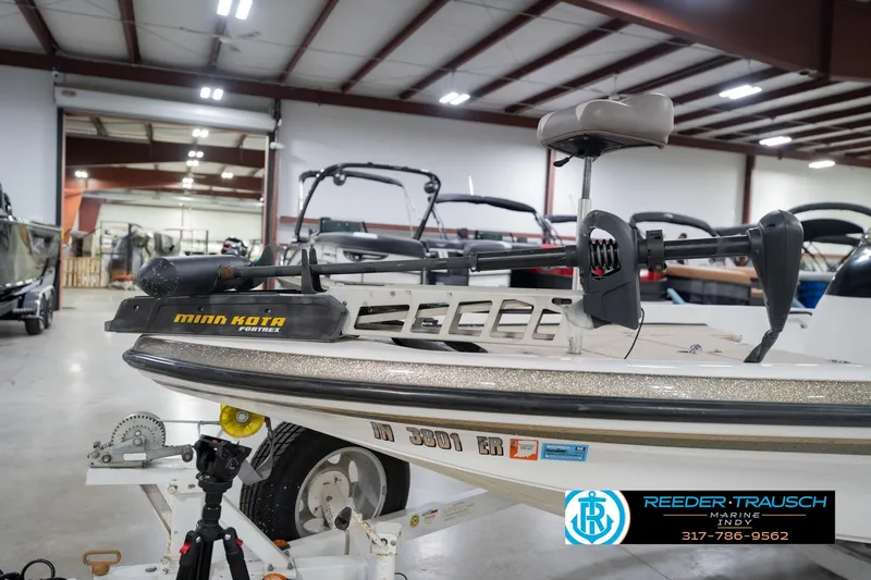 Slide: The Image of Close-up of a Minn Kota Fortrex trolling motor propeller on a 2003 Nitro 911 CDC boat. - 51