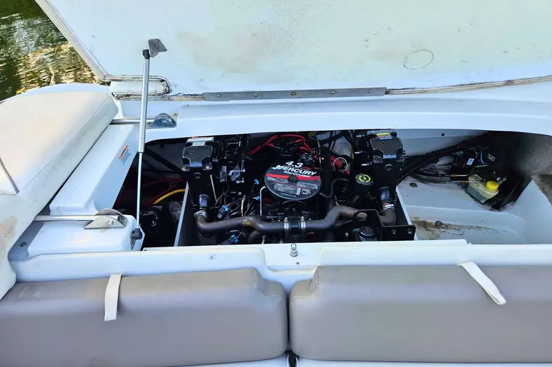 Slide: The Image of Crownline Boats 19 LS 2006 - 16