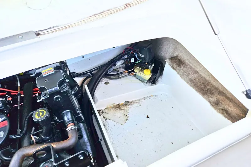 Slide: The Image of Crownline Boats 19 LS 2006 - 18