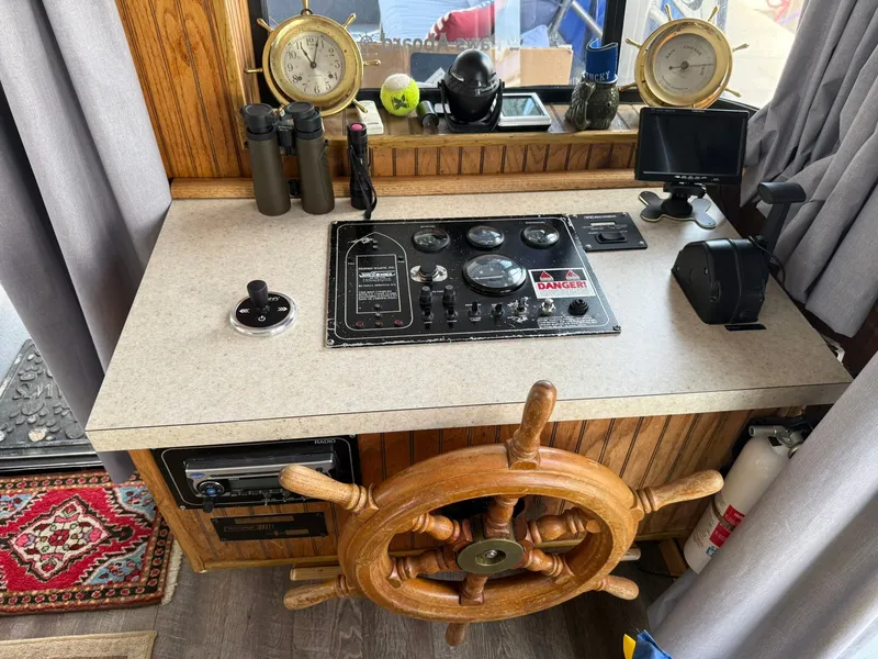 Slide: The Image of Jamestowner 16 x 72 Houseboat 1994 - 13