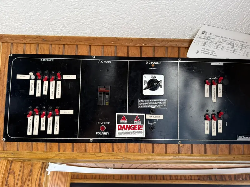 Slide: The Image of Jamestowner 16 x 72 Houseboat 1994 - 18