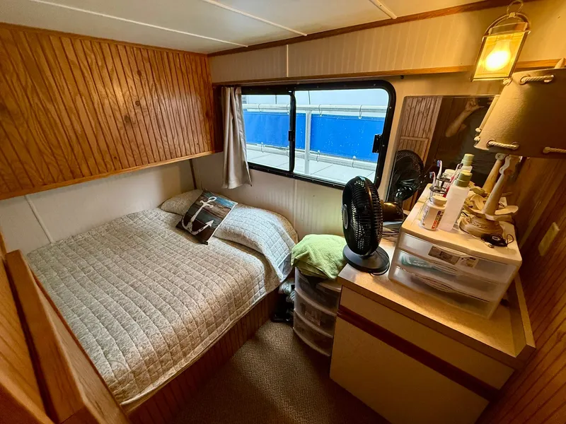 Slide: The Image of Jamestowner 16 x 72 Houseboat 1994 - 25