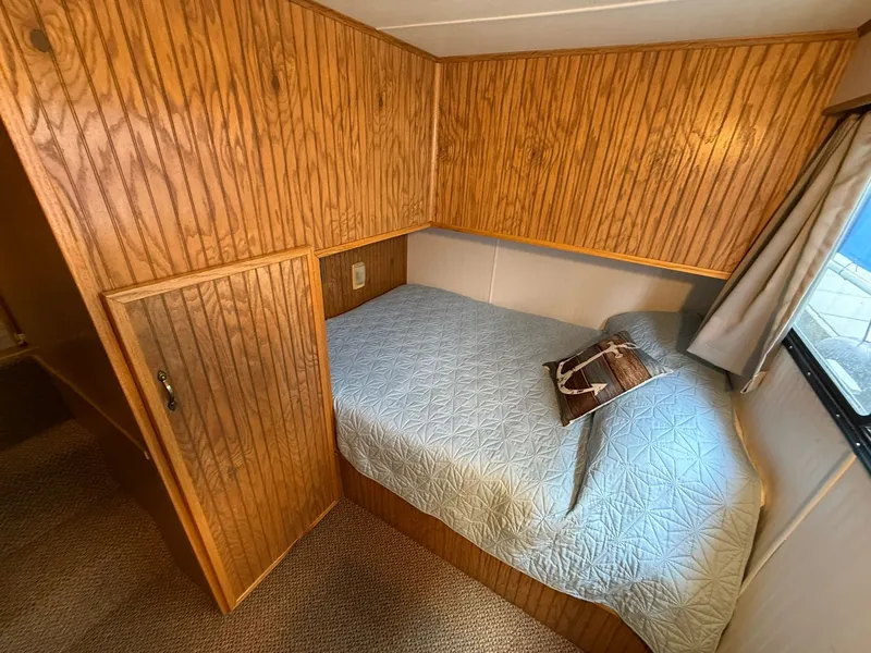 Slide: The Image of Jamestowner 16 x 72 Houseboat 1994 - 31