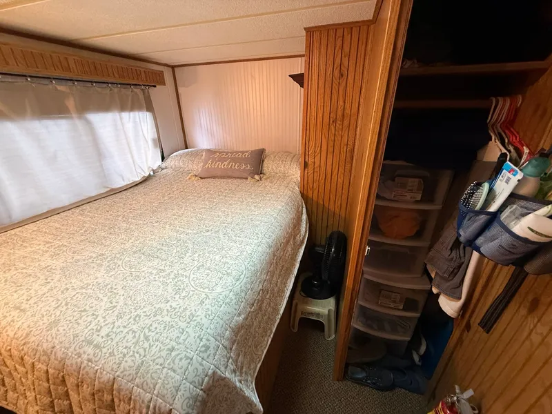 Slide: The Image of Jamestowner 16 x 72 Houseboat 1994 - 38