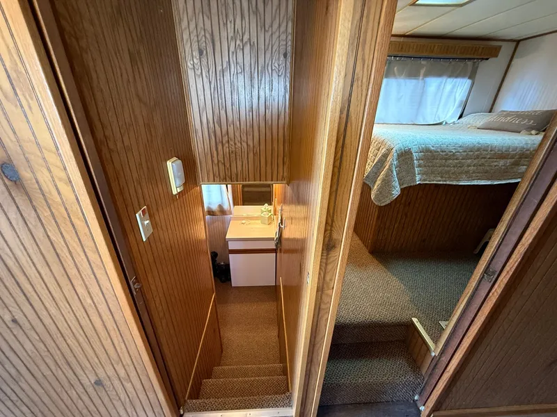 Slide: The Image of Jamestowner 16 x 72 Houseboat 1994 - 39