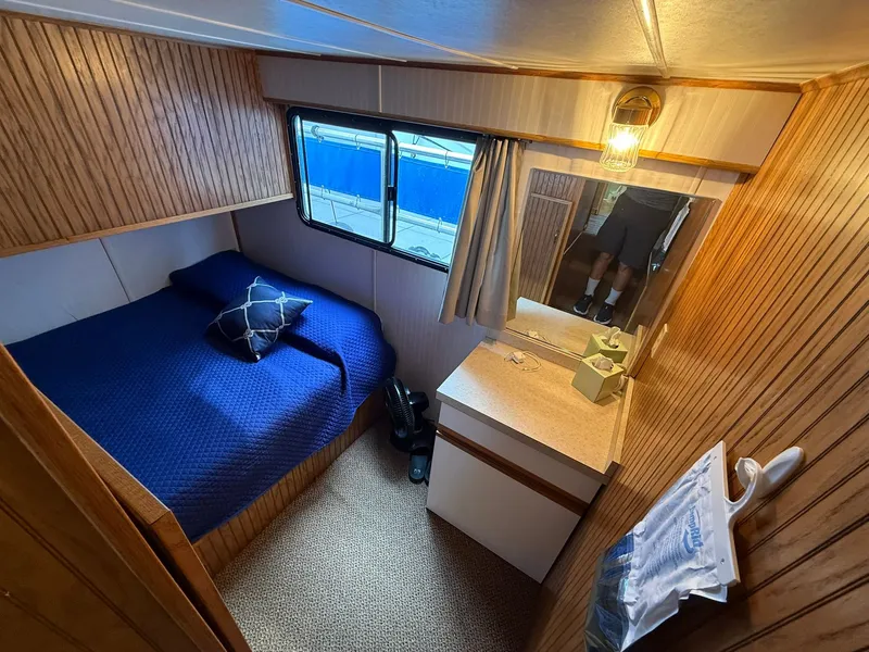 Slide: The Image of Jamestowner 16 x 72 Houseboat 1994 - 40