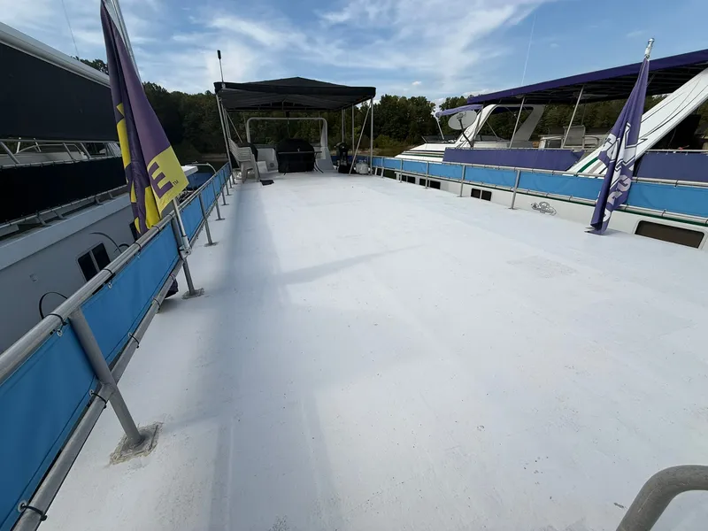 Slide: The Image of Jamestowner 16 x 72 Houseboat 1994 - 52