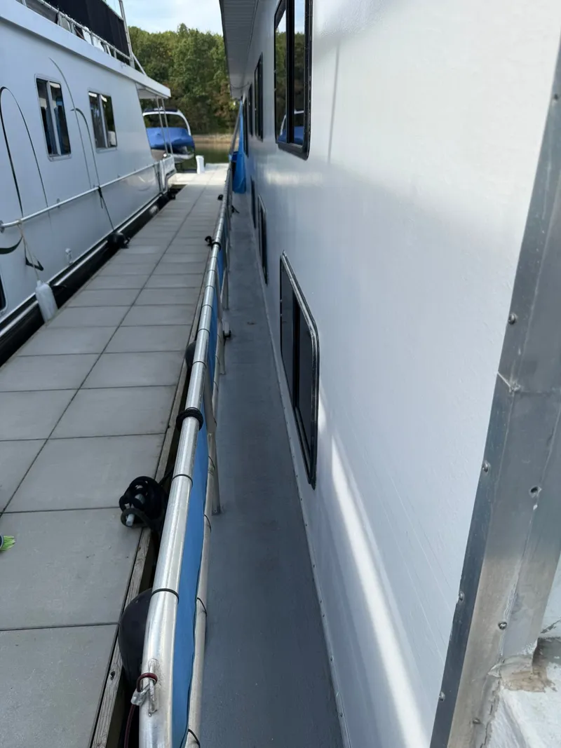 Slide: The Image of Jamestowner 16 x 72 Houseboat 1994 - 59