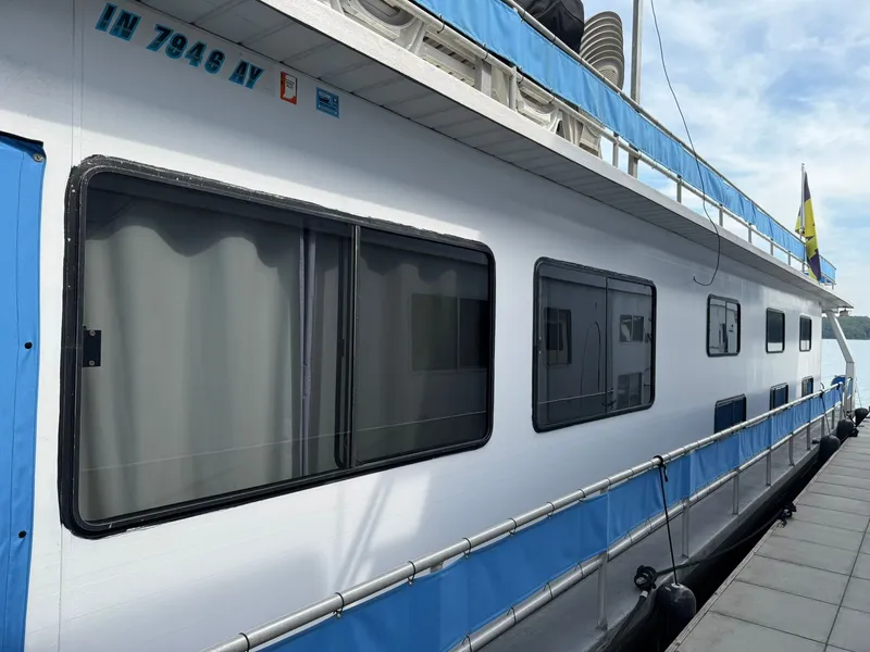 Slide: The Image of Jamestowner 16 x 72 Houseboat 1994 - 7