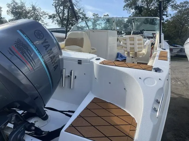 Slide: The Image of Seaswirl Striper 2101 DC 2005 - 4