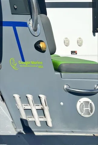 Slide: The Image of Cougar GENESIS C17 2022 - 16