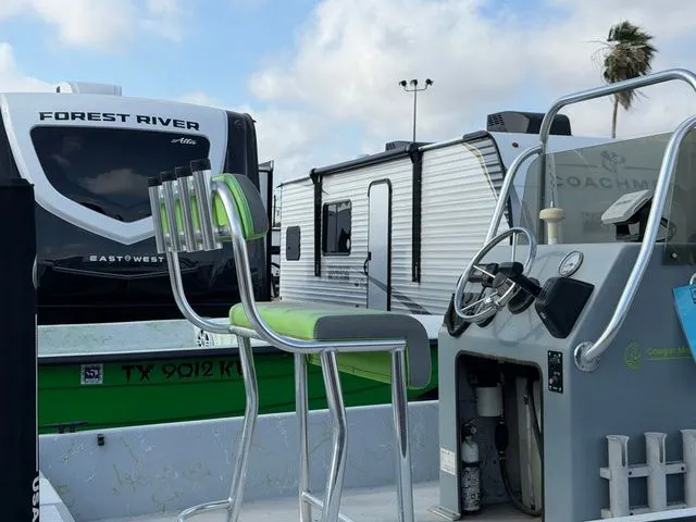 Slide: The Image of Cougar GENESIS C17 2022 - 30