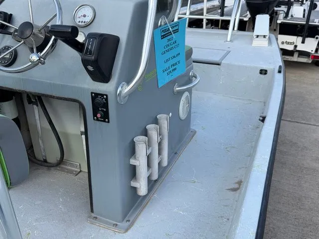 Slide: The Image of Cougar GENESIS C17 2022 - 43