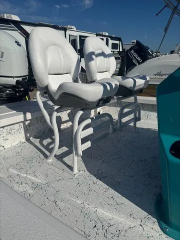 Slide: The Image of Majek 20 Xtreme 2025 - 8