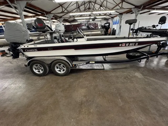 Slide: The Image of Champion 203CX DC 2005 - 1