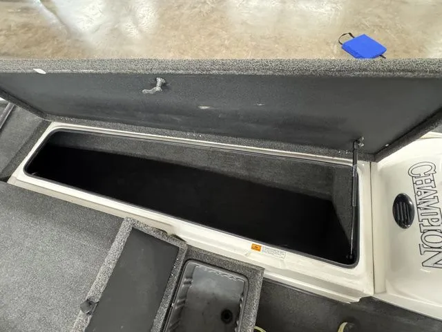 Slide: The Image of Champion 203CX DC 2005 - 16