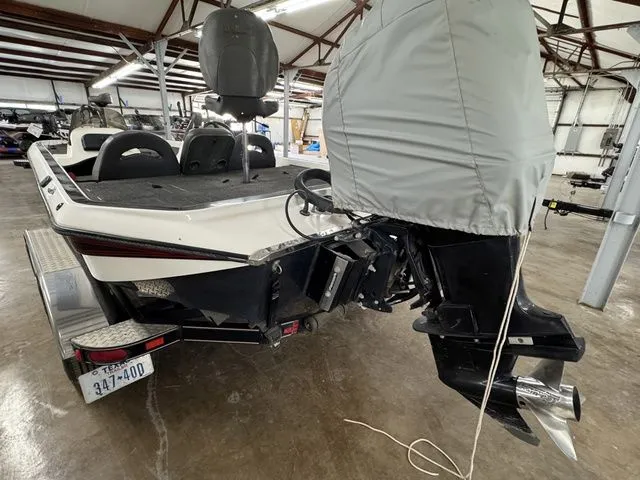 Slide: The Image of Champion 203CX DC 2005 - 3