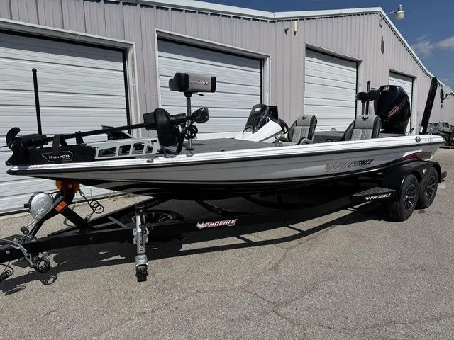 Slide: The Image of Phoenix Bass Boat 721 ZXL 2026 - 11