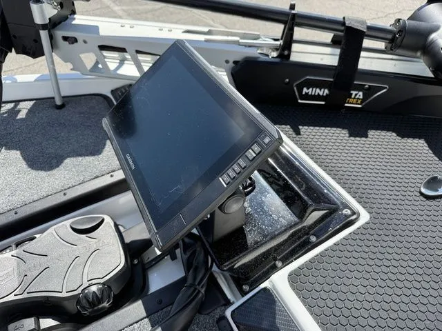 Slide: The Image of Phoenix Bass Boat 721 ZXL 2026 - 17