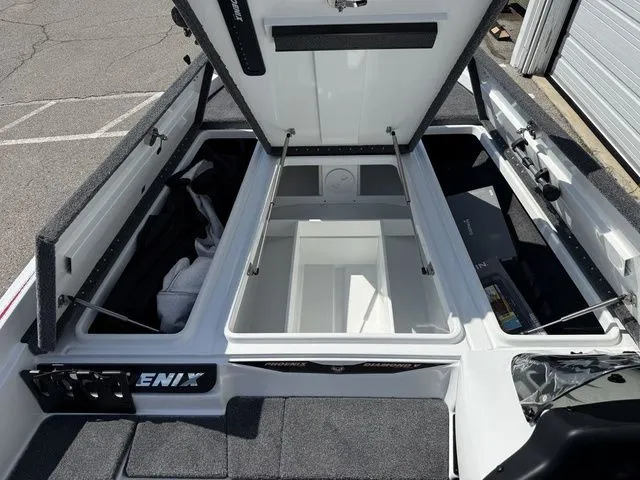 Slide: The Image of Phoenix Bass Boat 721 ZXL 2026 - 18