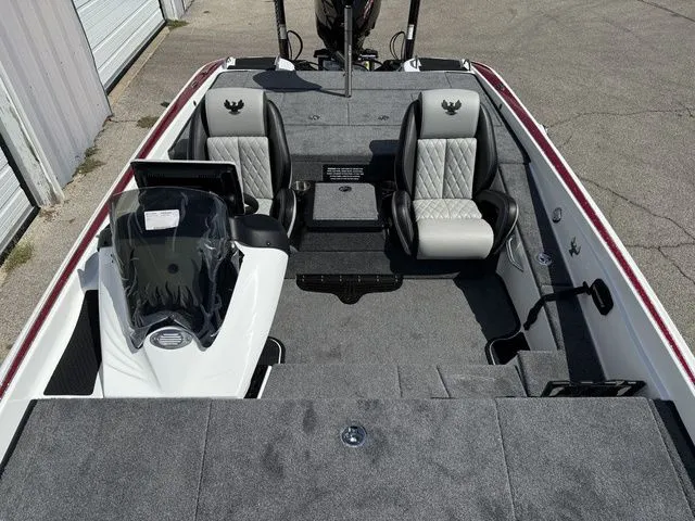 Slide: The Image of Phoenix Bass Boat 721 ZXL 2026 - 19
