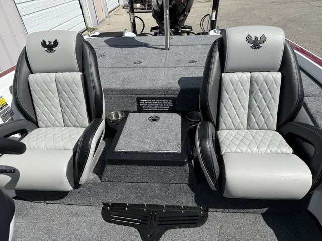 Slide: The Image of Phoenix Bass Boat 721 ZXL 2026 - 20