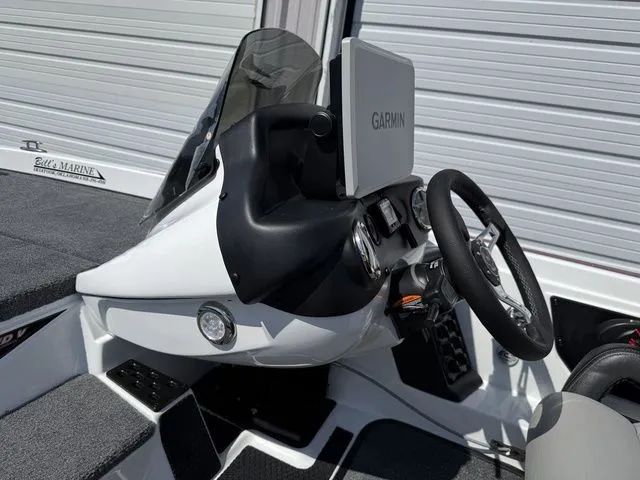 Slide: The Image of Phoenix Bass Boat 721 ZXL 2026 - 22