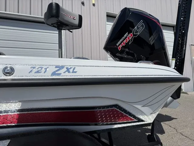 Slide: The Image of Phoenix Bass Boat 721 ZXL 2026 - 3