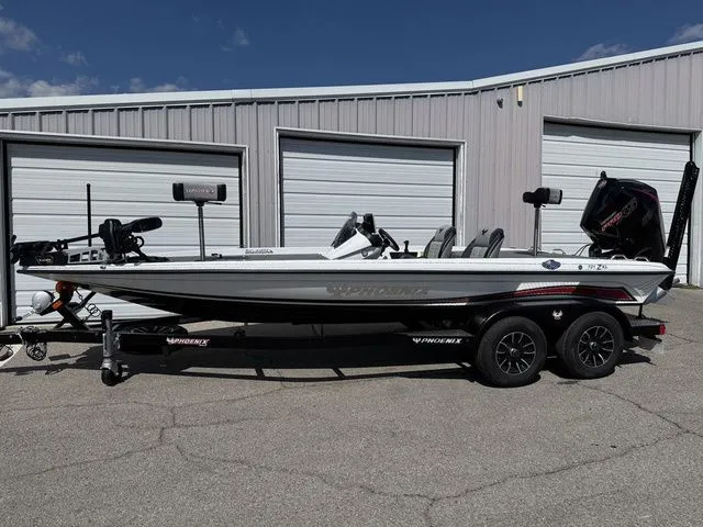 Slide: The Image of Phoenix Bass Boat 721 ZXL 2026 - 4