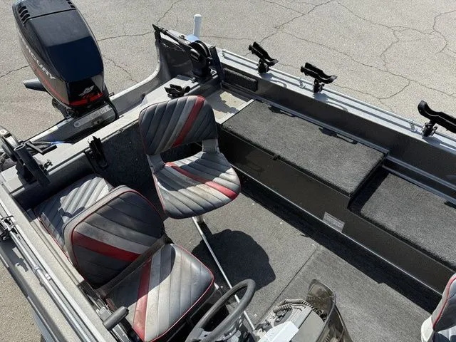 Slide: The Image of Champion 176 Fish Hunter with 2004 Mercury 115 Four Stroke 1990 - 12