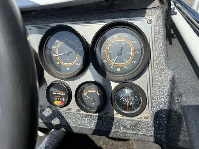 Slide: The Image of Champion 176 Fish Hunter with 2004 Mercury 115 Four Stroke 1990 - 15