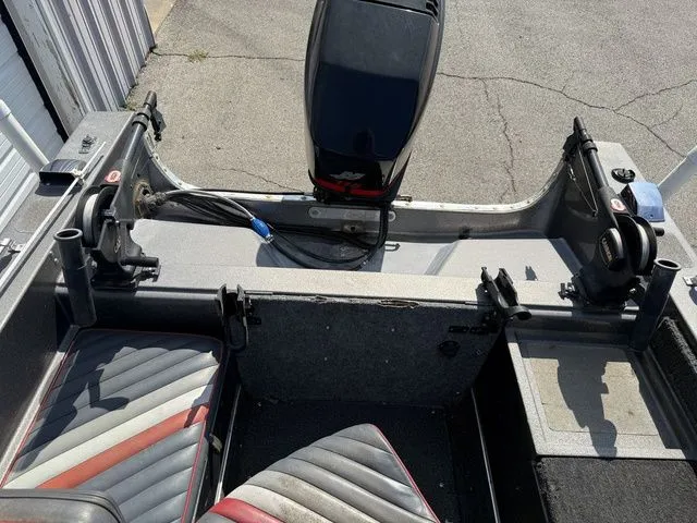 Slide: The Image of Champion 176 Fish Hunter with 2004 Mercury 115 Four Stroke 1990 - 17