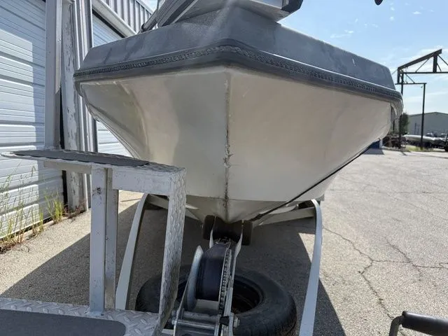 Slide: The Image of Champion 176 Fish Hunter with 2004 Mercury 115 Four Stroke 1990 - 7