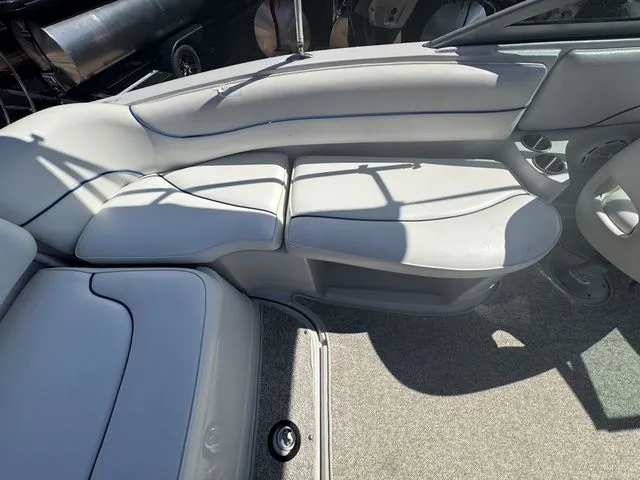 Slide: The Image of Crownline Boats 230 BR 2003 - 10