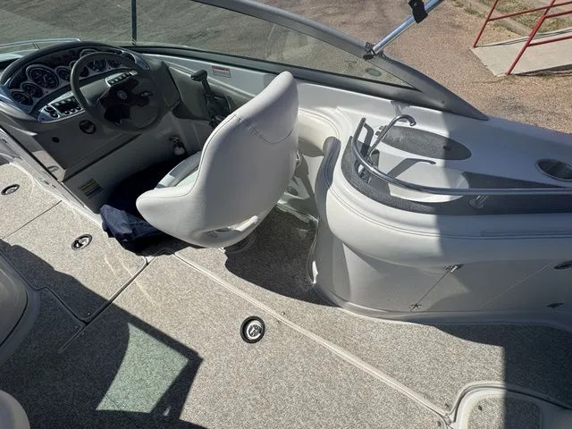 Slide: The Image of Crownline Boats 230 BR 2003 - 11