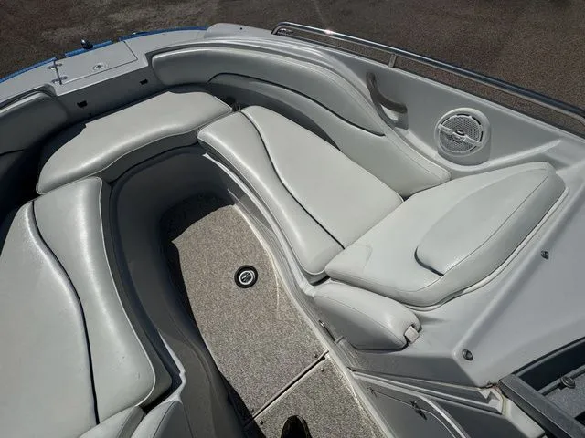 Slide: The Image of Crownline Boats 230 BR 2003 - 14