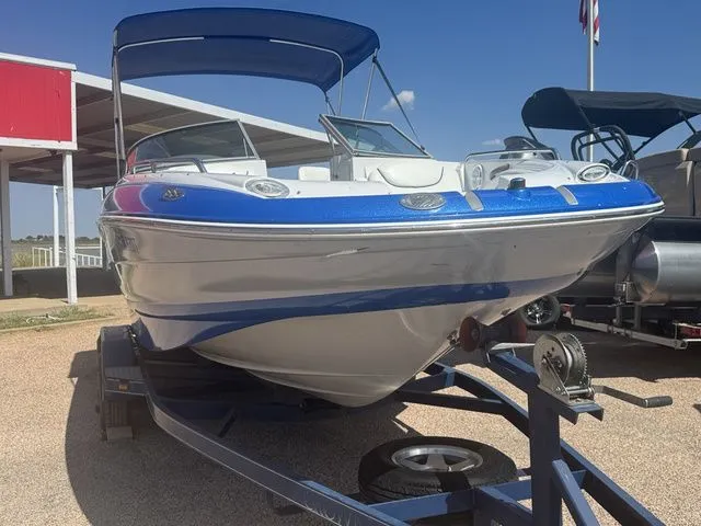 Slide: The Image of Crownline Boats 230 BR 2003 - 2