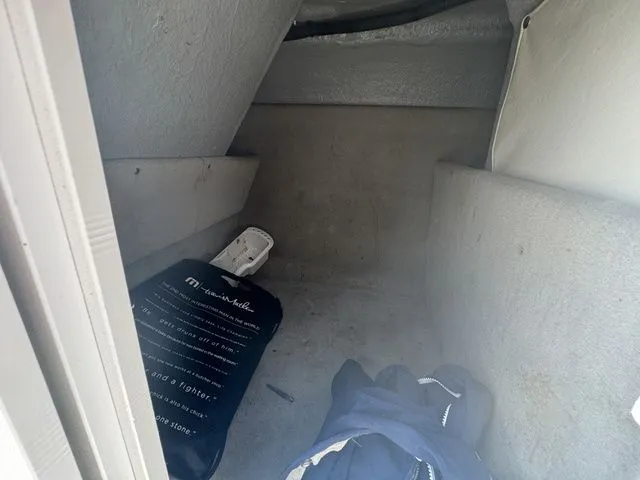 Slide: The Image of Crownline Boats 230 BR 2003 - 24