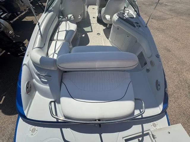 Slide: The Image of Crownline Boats 230 BR 2003 - 6