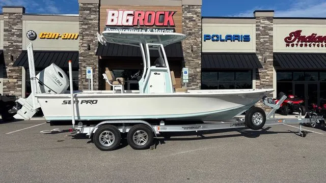 Slide: The Image of Sea Pro 230 DLX W/200 HP 2025 - 8