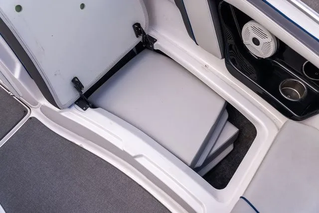 Slide: The Image of Yamaha SX240 2020 - 18