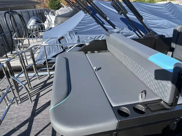 Slide: The Image of Godfrey SW 2286SFLC 2026 - 18