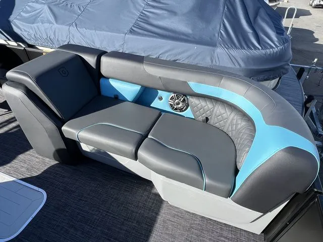 Slide: The Image of Godfrey SW 2286SFLC 2026 - 7