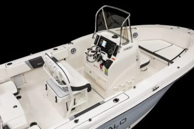 Slide: The Image of Robalo R180 Center Console 2026 - 5