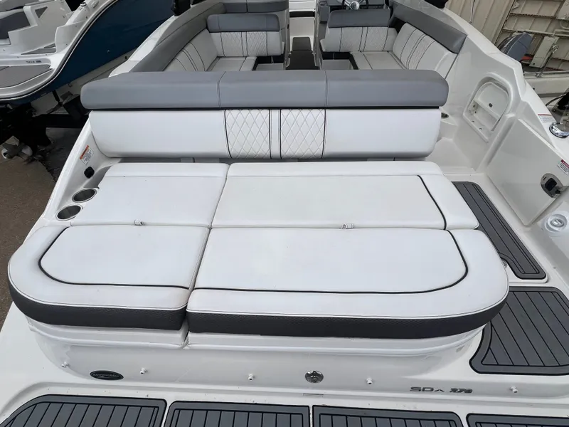 Slide: The Image of Sea Ray 270 Sundeck 2017 - 3